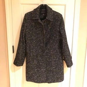 Black and White tweed London Fog Coat! 🧥